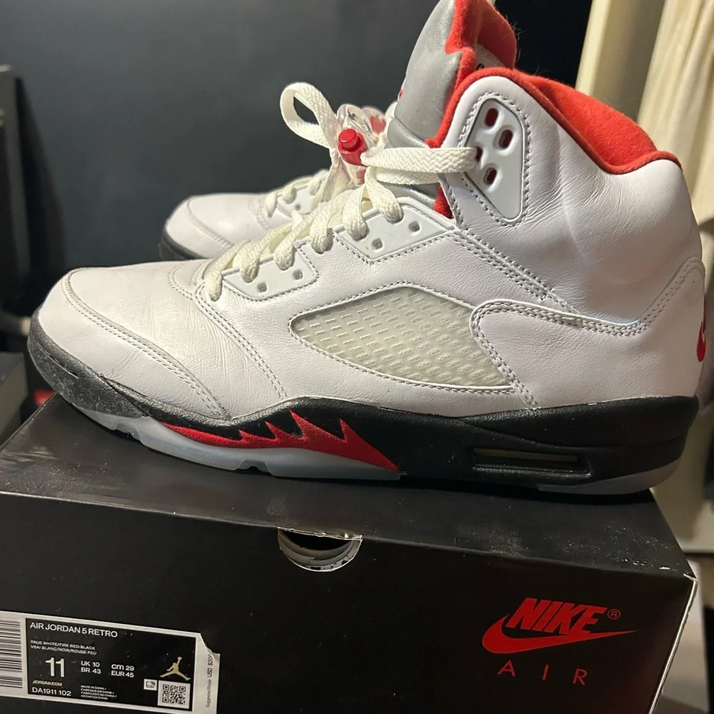 Jordan 5 - Picture 1 of 6